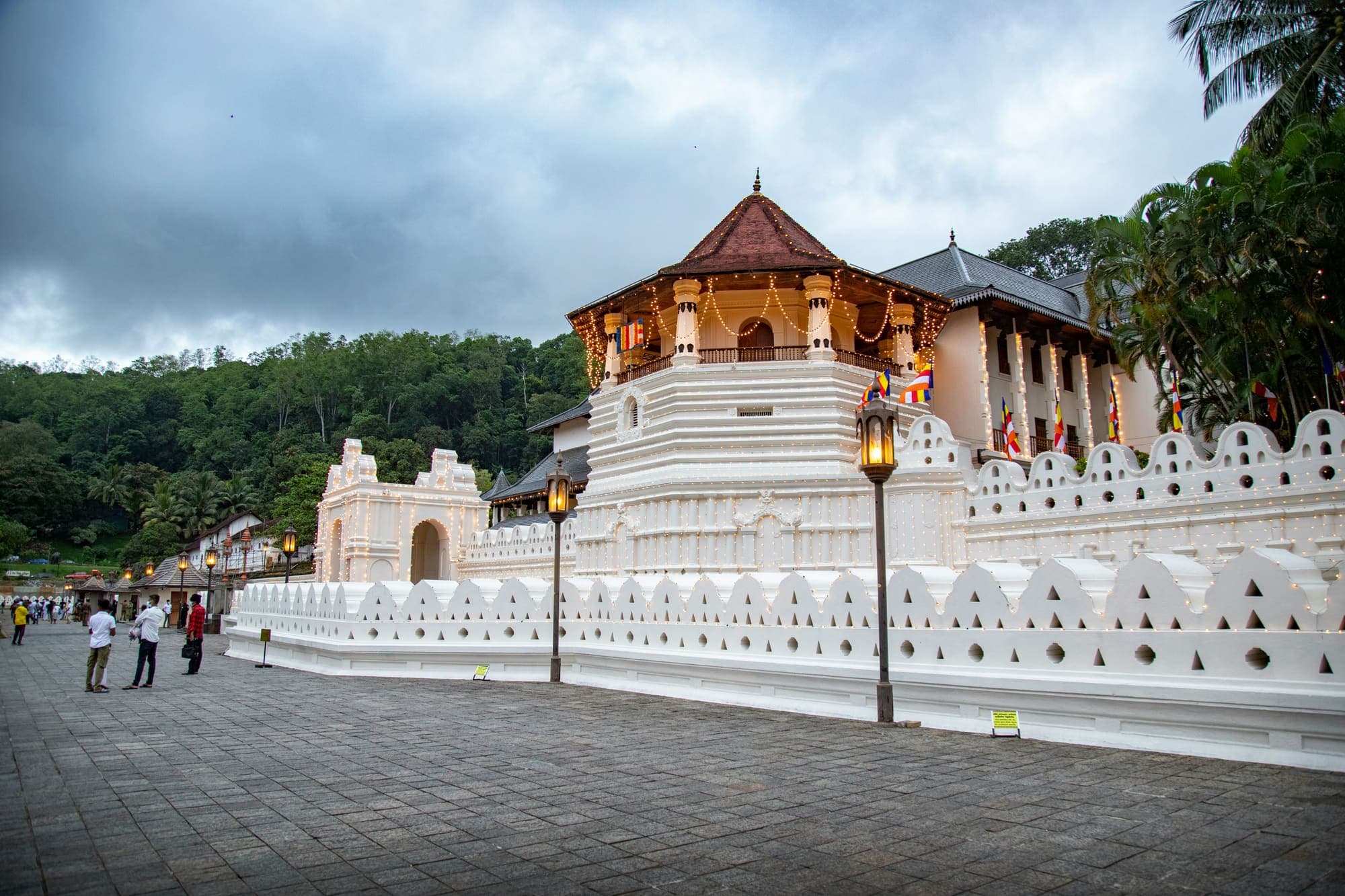 Temple of the Tooth, Kandy at dusk